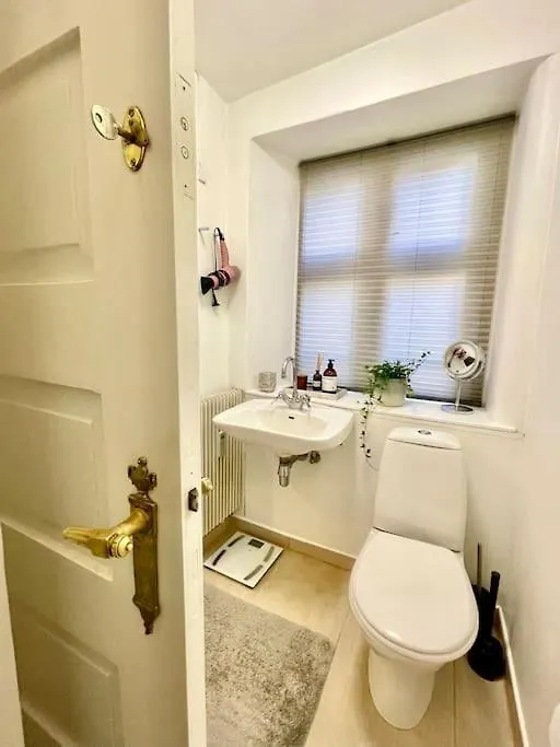 Cosy Old Town Apartment In Copenhagen Gammel Strand 0*,  Дания