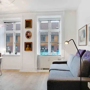  Apartment The Heart Of Copenhagen-queen's Neighbor